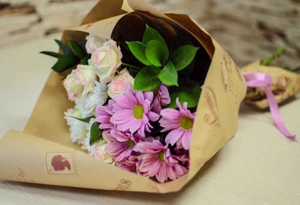 Букет цветов из: Розы и Хризантемы в Нефтегорске Краснодарского края