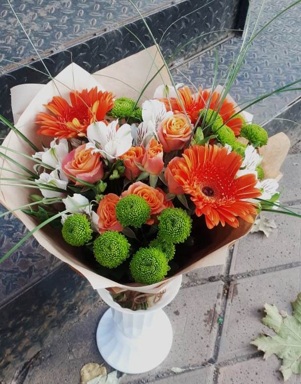 Букет цветов из: Герберы, Хризантемы, Альстромерии и Розы в Нефтегорске Краснодарского края