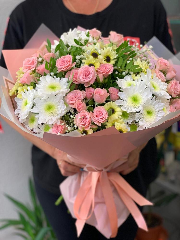 Букет цветов из: Розы и Хризантемы в Нефтегорске Краснодарского края