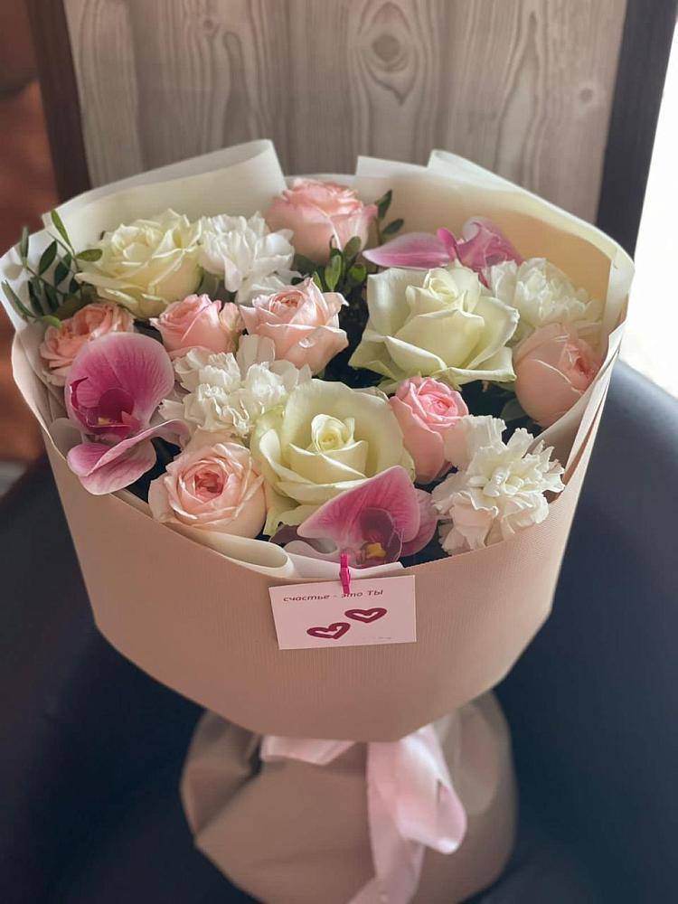 Букет цветов из: Орхидеи, Розы и Гвоздики в Нефтегорске Краснодарского края