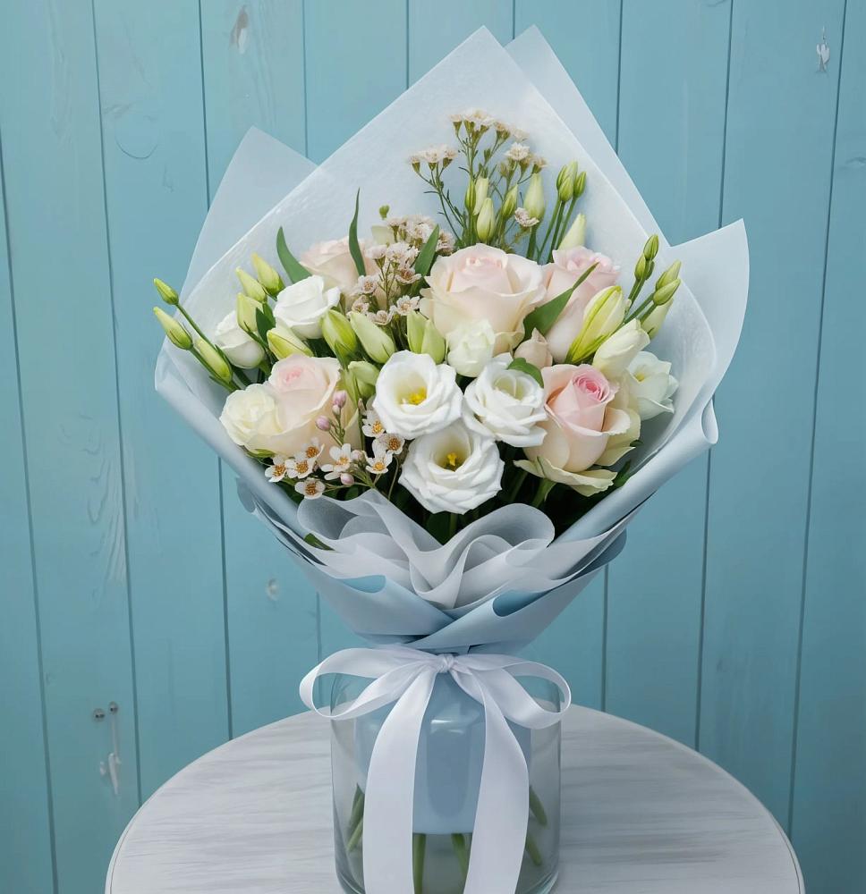 Букет цветов из: Розы и Лизиантусы в Нефтегорске Краснодарского края