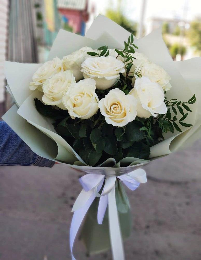 Букет Белые розы Проуд в Нефтегорске Краснодарского края