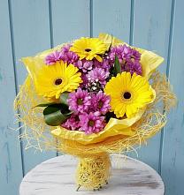 Букет цветов из:  Хризантемы и Герберы в Нефтегорске Краснодарского края