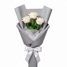 Букет 3 белые розы в Нефтегорске Краснодарского края