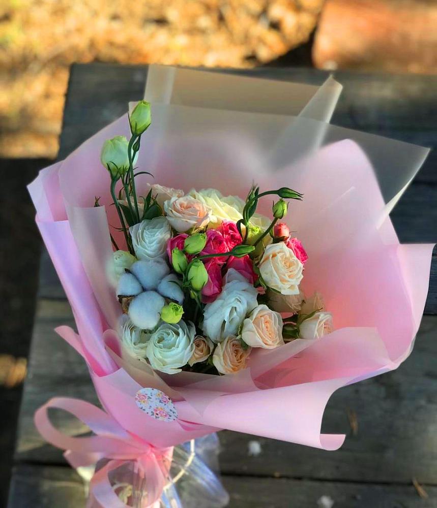 Букет цветов из: Розы и Лизиантусы в Нефтегорске Краснодарского края