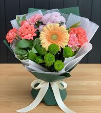 Букет цветов из:  Гвоздики, Розы, Герберы и Хризантемы #REPLACE_PRED# Нефтегорске Краснодарского края