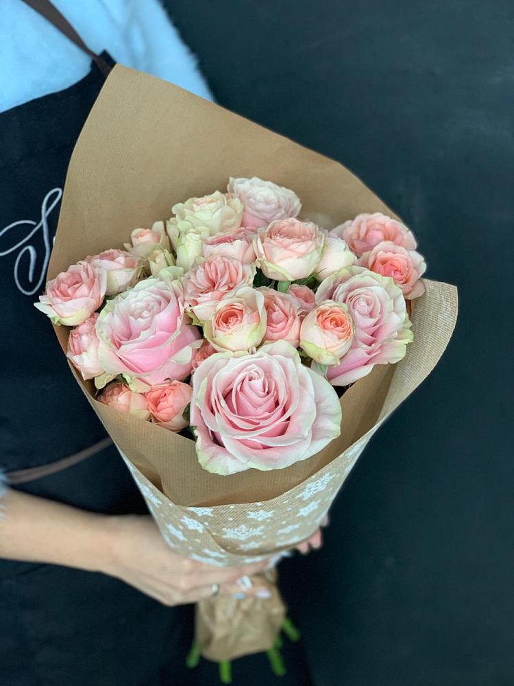 Букет цветов из: Хризантемы и Розы в Нефтегорске Краснодарского края