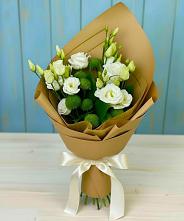 Букет цветов из:  Хризантемы и Лизиантусы в Нефтегорске Краснодарского края