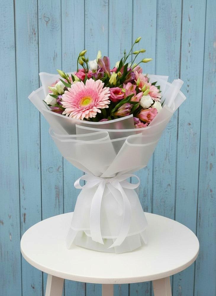 Букет цветов из: Герберы, Альстромерии и Лизиантусы в Нефтегорске Краснодарского края