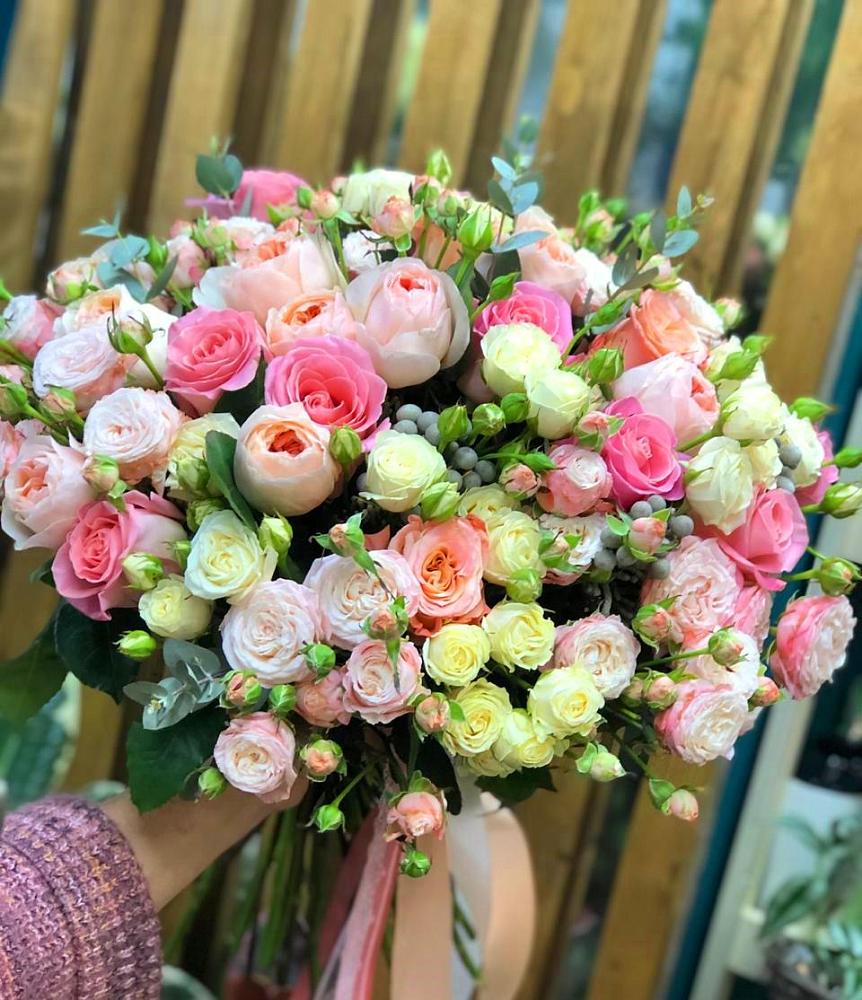 Букет цветов из: Розы в Нефтегорске Краснодарского края