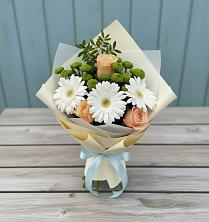 Букет цветов из:  Герберы, Розы и Хризантемы в Нефтегорске Краснодарского края