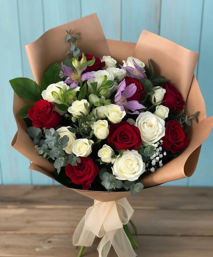 Букет цветов из: Розы и Альстромерии в Нефтегорске Краснодарского края
