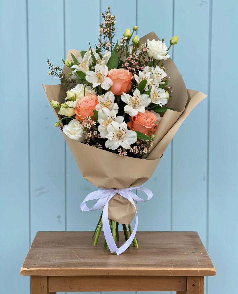 Букет цветов из: Альстромерии, Лизиантусы, Розы и Хризантемы в Нефтегорске Краснодарского края